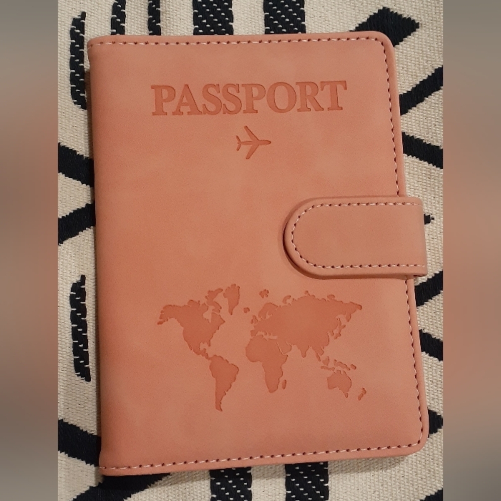 Magnetic Closure Pink Passport Case RFID Blocking passport Case